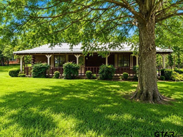 3221 Bandera St, Athens, TX 75752