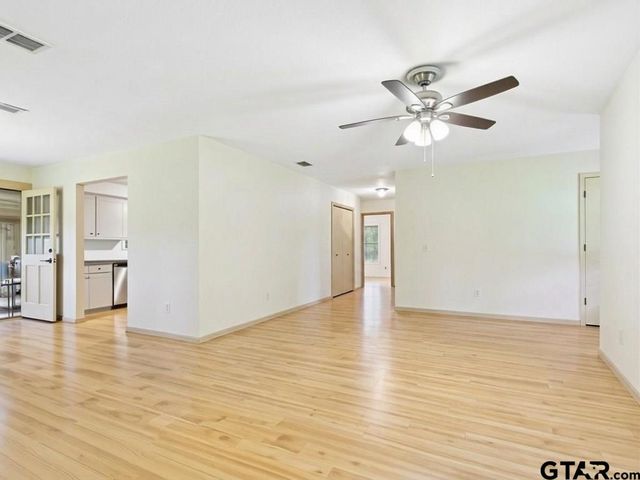 3221 Bandera St, Athens, TX 75752