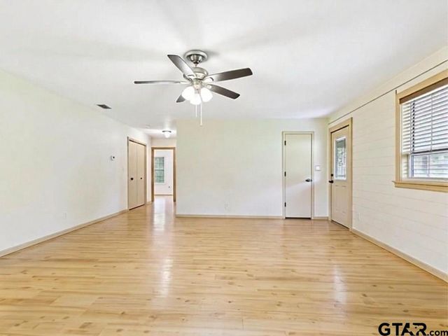 3221 Bandera St, Athens, TX 75752