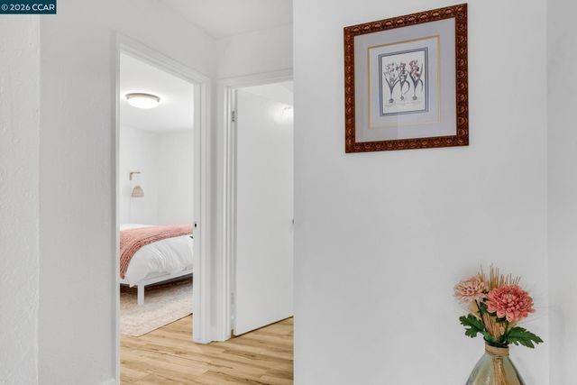 825 Oak Grove Rd 30, Concord, CA 94518