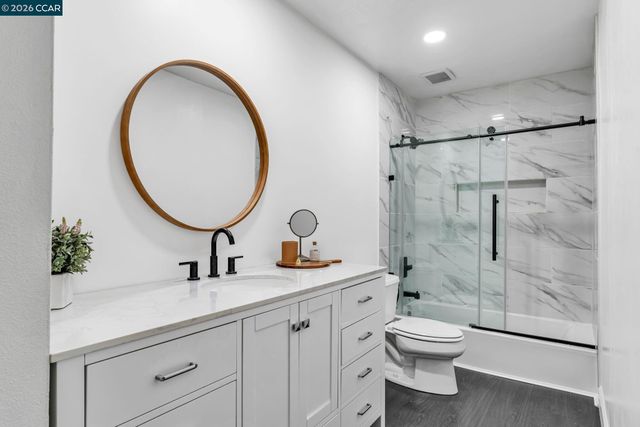 825 Oak Grove Rd 30, Concord, CA 94518