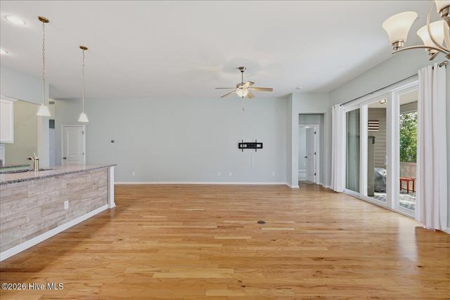 212 Cable Lake Circle, Calabash, NC 28467
