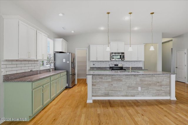 212 Cable Lake Circle, Calabash, NC 28467