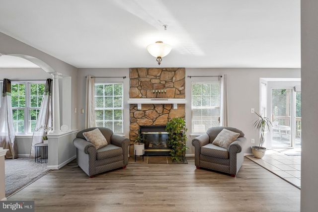 1617 SHADY GLEN DR, District Heights, MD 20747