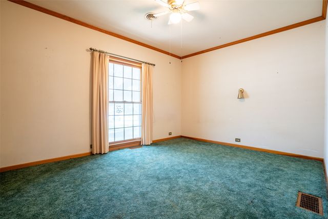 908 W Barnes Avenue, Comanche, TX 76442