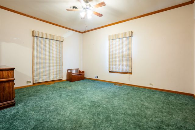 908 W Barnes Avenue, Comanche, TX 76442