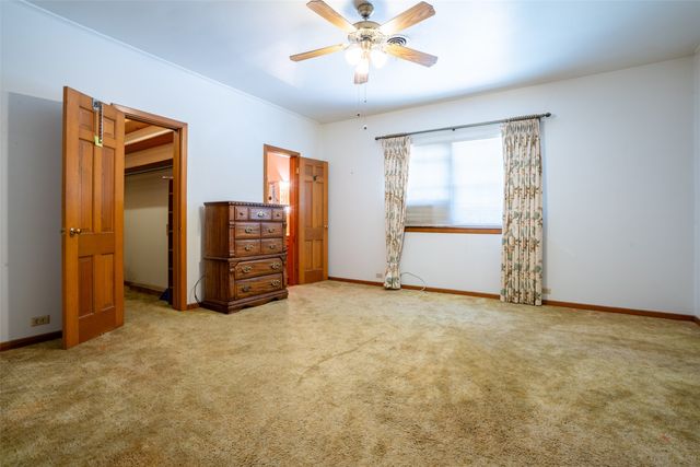 908 W Barnes Avenue, Comanche, TX 76442