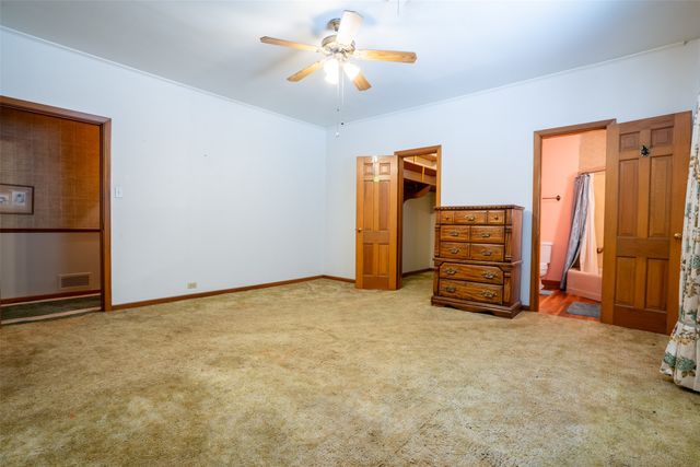 908 W Barnes Avenue, Comanche, TX 76442
