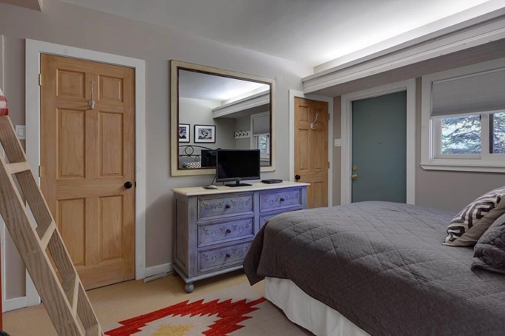 Image 13 of property listing at 35 Firehouse Road, Taos Ski Valley, NM 87525