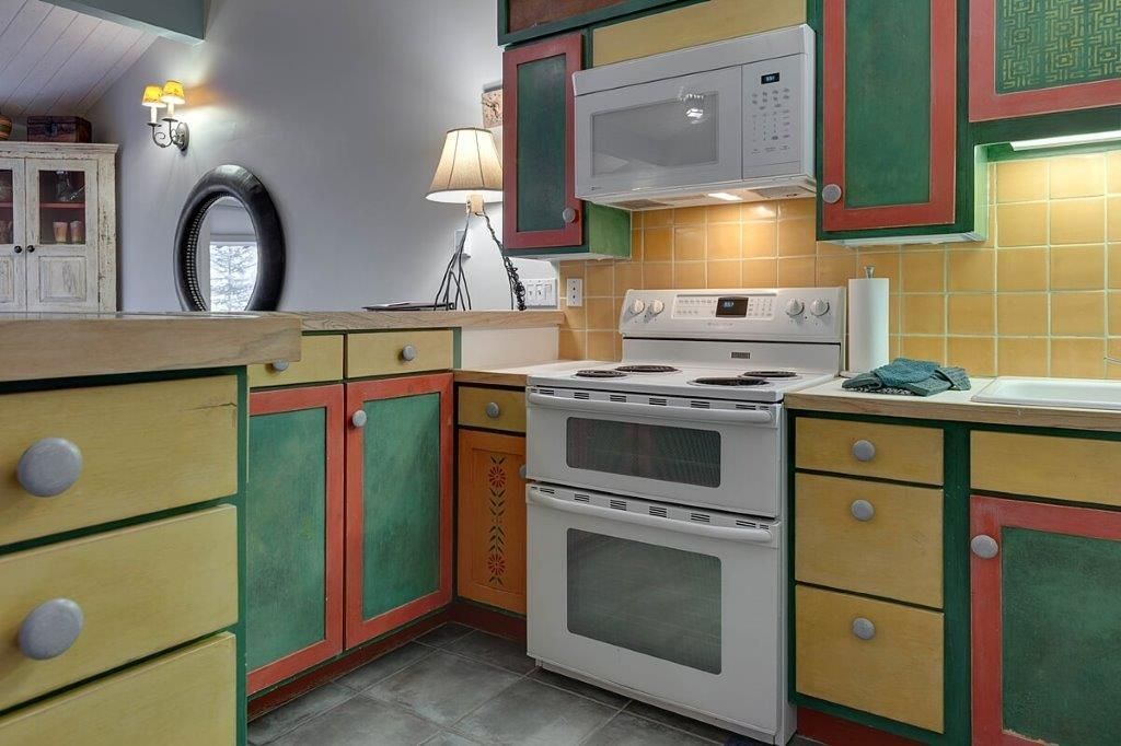 Image 5 of property listing at 35 Firehouse Road, Taos Ski Valley, NM 87525