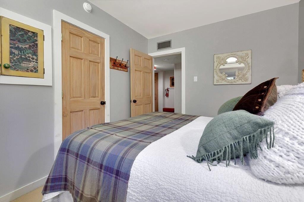 Image 9 of property listing at 35 Firehouse Road, Taos Ski Valley, NM 87525