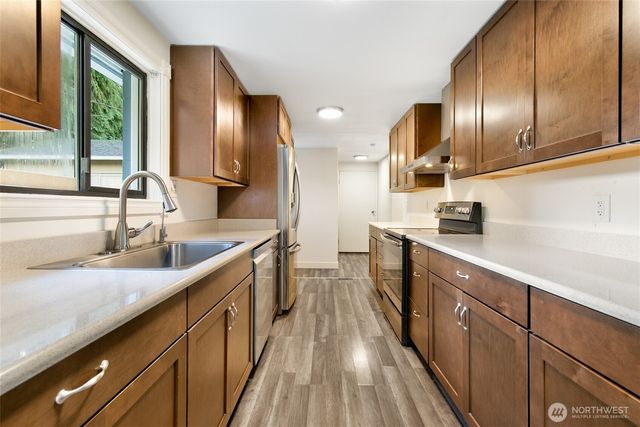 19504 3rd Avenue S, Des Moines, WA 98148