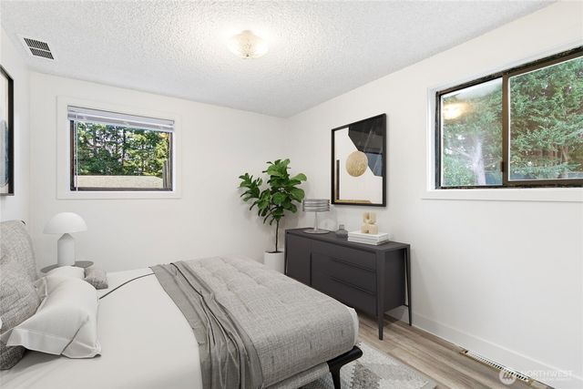 19504 3rd Avenue S, Des Moines, WA 98148