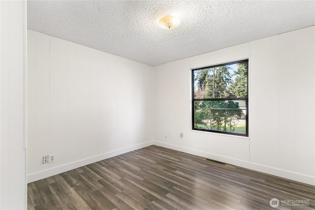 19504 3rd Avenue S, Des Moines, WA 98148