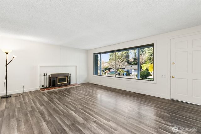 19504 3rd Avenue S, Des Moines, WA 98148