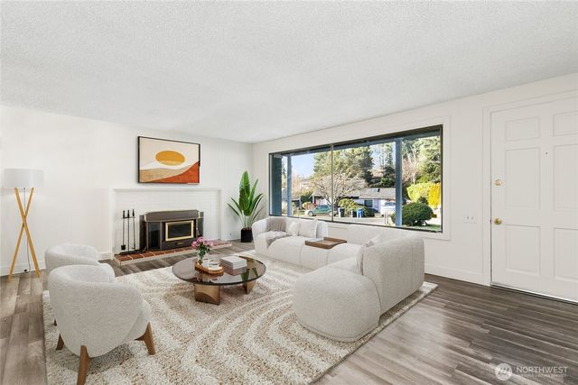 19504 3rd Avenue S, Des Moines, WA 98148