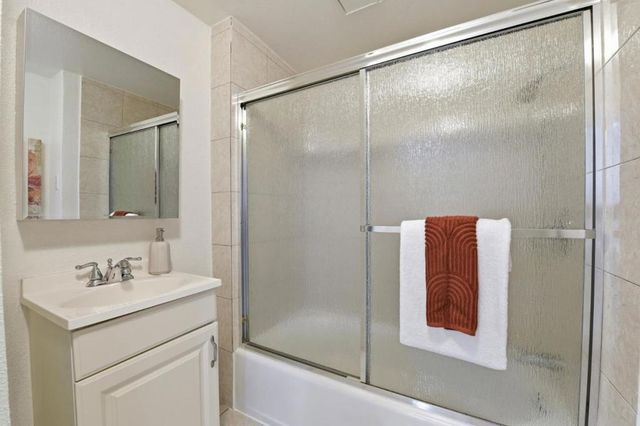 2115 University Avenue, Mountain View, CA 94040