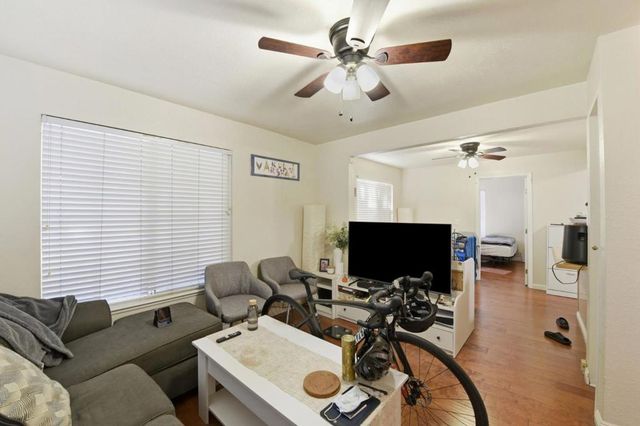 2115 University Avenue, Mountain View, CA 94040