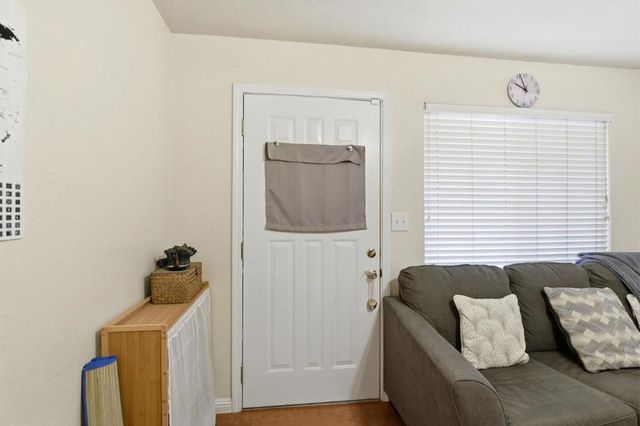 2115 University Avenue, Mountain View, CA 94040