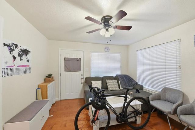 2115 University Avenue, Mountain View, CA 94040