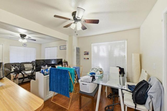 2115 University Avenue, Mountain View, CA 94040