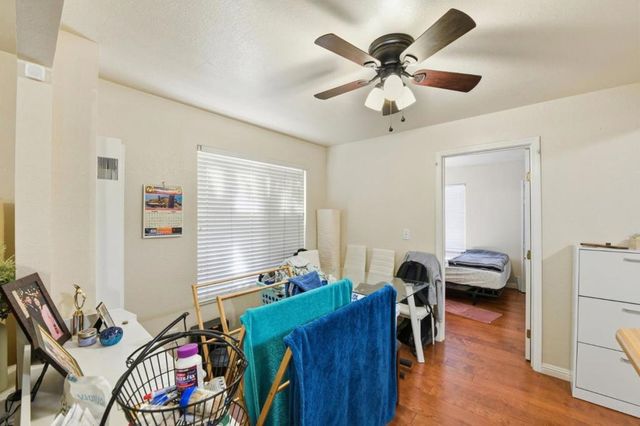 2115 University Avenue, Mountain View, CA 94040
