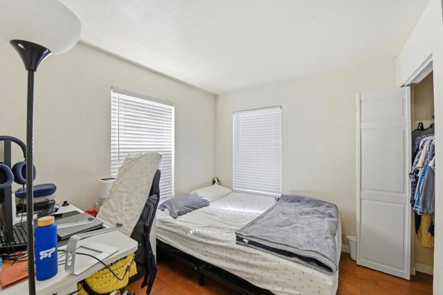 2115 University Avenue, Mountain View, CA 94040