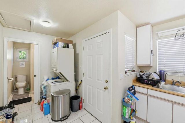 2115 University Avenue, Mountain View, CA 94040