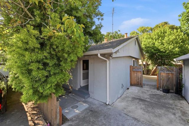 2115 University Avenue, Mountain View, CA 94040