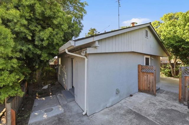 2115 University Avenue, Mountain View, CA 94040