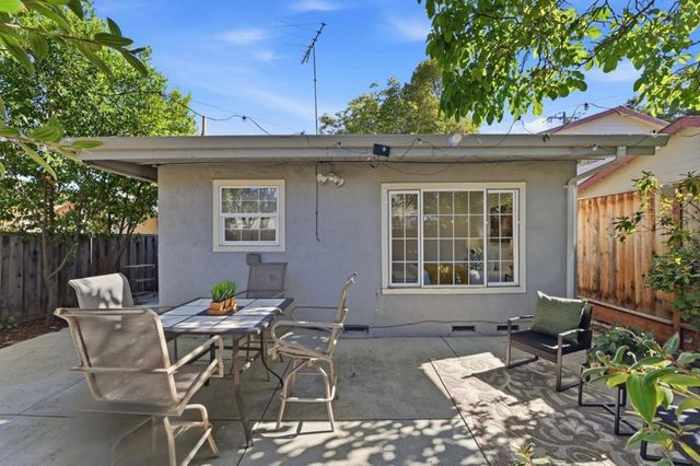 2115 University Avenue, Mountain View, CA 94040