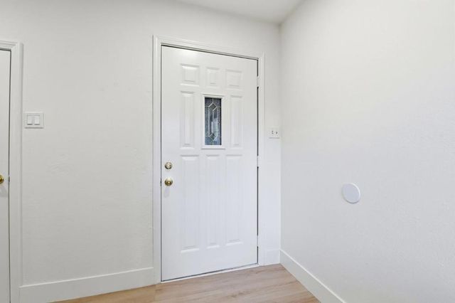 2115 University Avenue, Mountain View, CA 94040