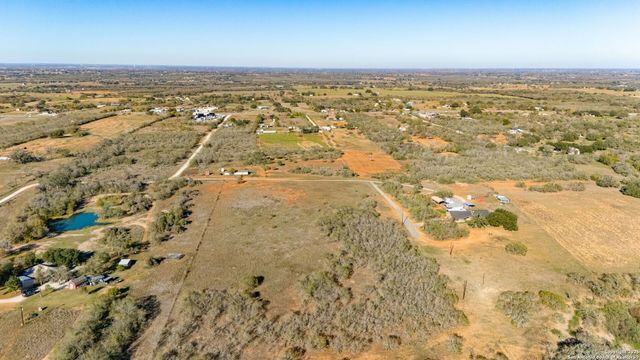 13710 US Highway 87, Adkins, TX 78101