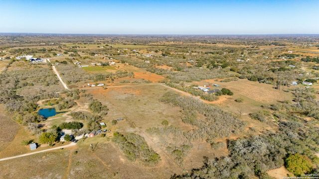 13710 US Highway 87, Adkins, TX 78101