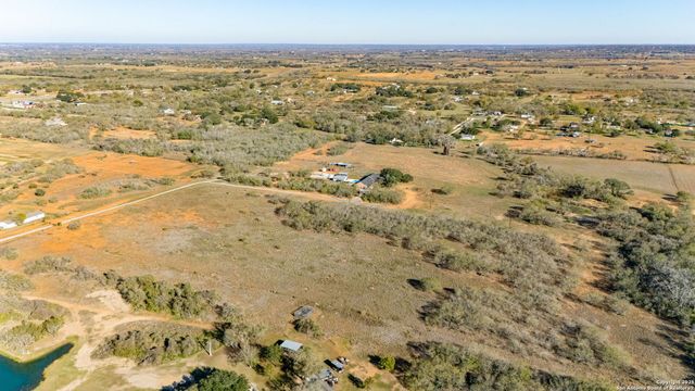 13710 US Highway 87, Adkins, TX 78101