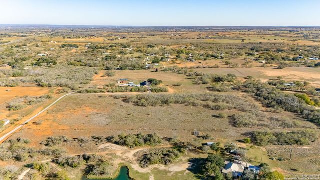 13710 US Highway 87, Adkins, TX 78101