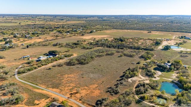 13710 US Highway 87, Adkins, TX 78101
