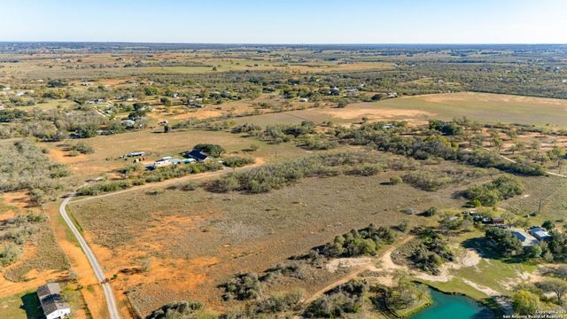 13710 US Highway 87, Adkins, TX 78101