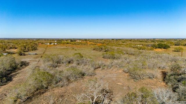 13710 US Highway 87, Adkins, TX 78101