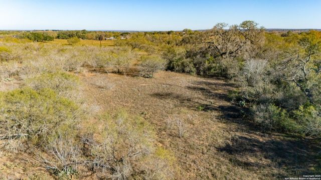 13710 US Highway 87, Adkins, TX 78101