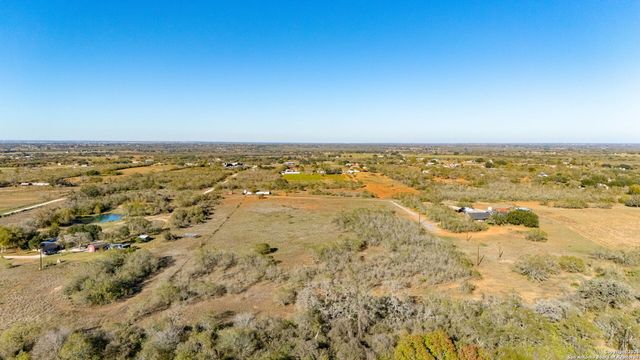 13710 US Highway 87, Adkins, TX 78101