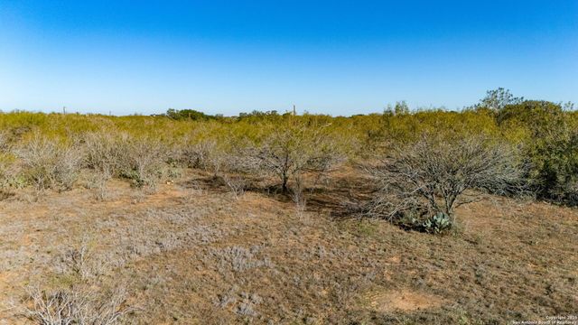 13710 US Highway 87, Adkins, TX 78101