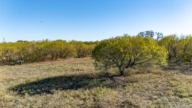 13710 US Highway 87, Adkins, TX 78101