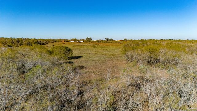 13710 US Highway 87, Adkins, TX 78101