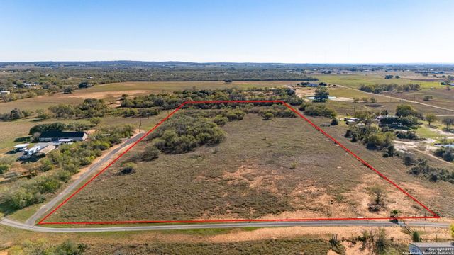 13710 US Highway 87, Adkins, TX 78101