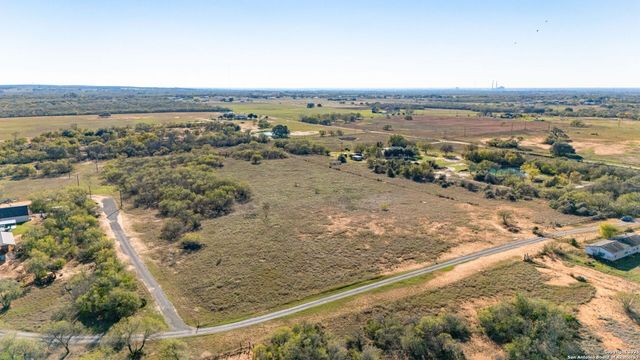 13710 US Highway 87, Adkins, TX 78101