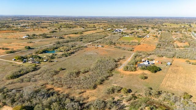 13710 US Highway 87, Adkins, TX 78101