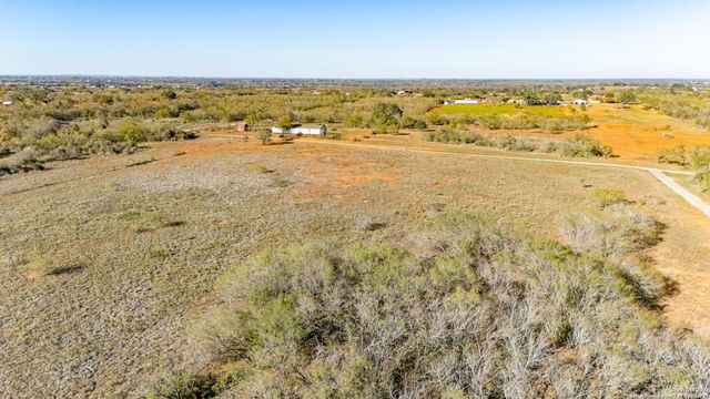 13710 US Highway 87, Adkins, TX 78101