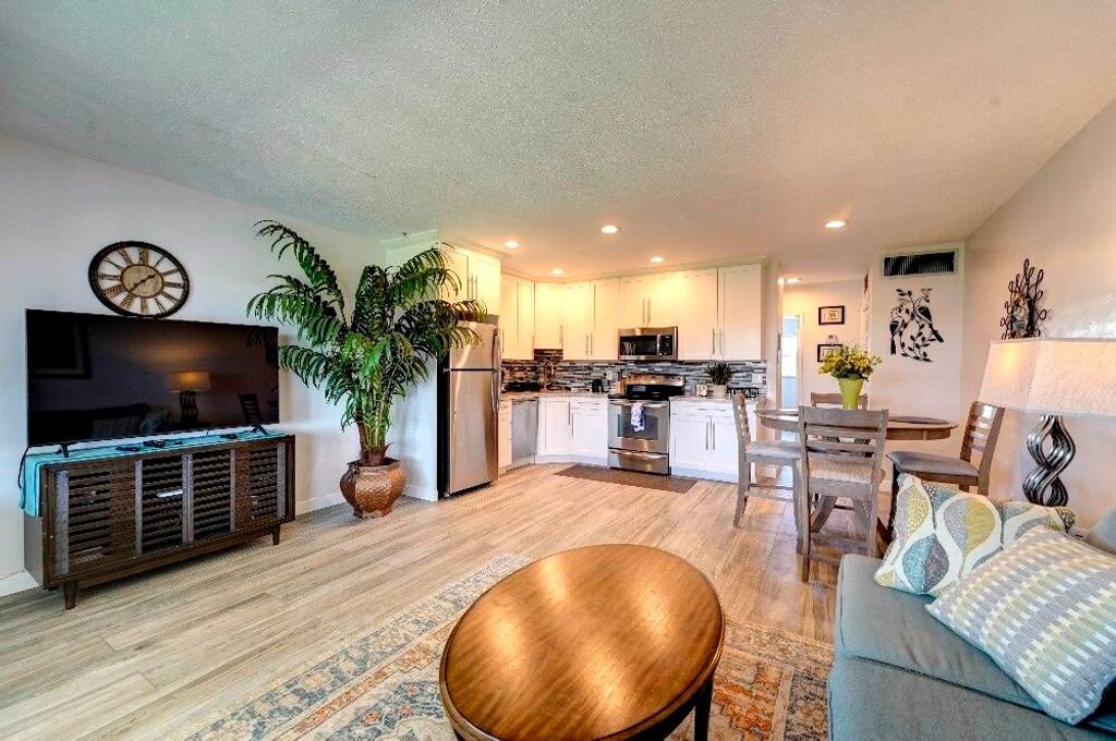 5208 NE 24th Terrace F314, Fort Lauderdale, FL 33308