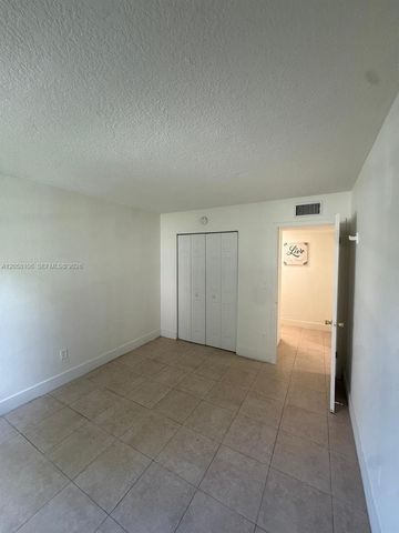 1875 W 56th St 109, Hialeah, FL 33012
